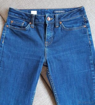 Štýlové dámske rifle zn.Tommy Hilfiger, veľ.25/32 - 5