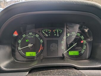 Škoda Octavia 1,6 benzín - 5