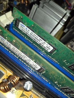 PC HP Core2Quad Q8200 / 4x2.3GHz - 5