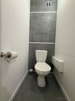 PREDÁM garsónku s balkónom v Senici - 5