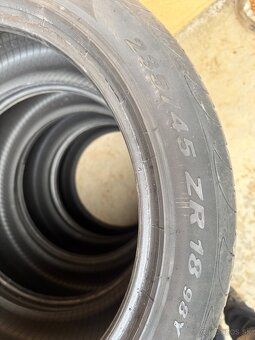 Letné pneumatiky 235/45 R18 - 5