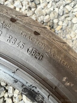 Letné pneumatiky 235/45 R18 - 5