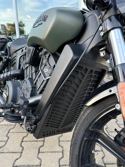 Indian Scout Rouge - cenova bomba - 5