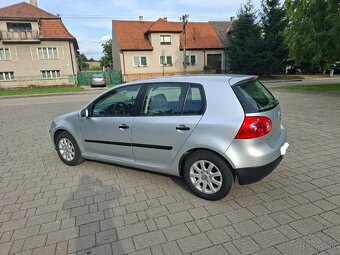 Volkswagen Golf 5 1.4 59kw benzín - 5