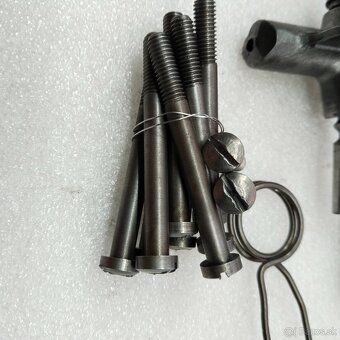 MANET 90 ŠROUBY MOTORU ORIGINÁL - 5