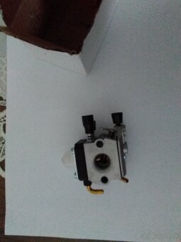 Predám karburátor na krovinorez FS Stihl - 5