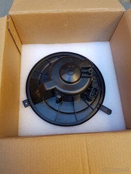 Predam nový vstavaný vnútorný ventilator vw golf 6 (r.2009- - 5
