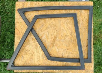 Ford Taunus zadní skla 2dv. - 5