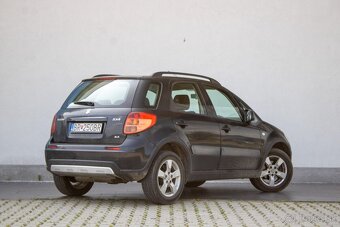 Suzuki SX4. - 5
