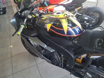 Yamaha R1 RN19 - 5