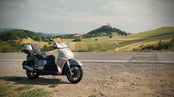 Aprilia Scarabeo 500 - 5