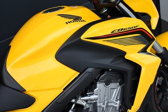 Sexy Bee - Honda cb650F ABS r. 2017 14 tis. km - kupena SK - 5