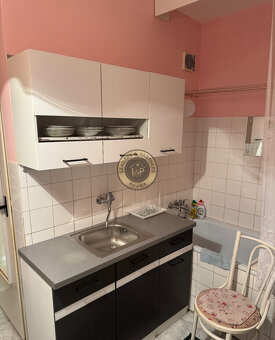 REZERVOVANÉ- Na predaj garsónka v Galante v centre mesta - 5