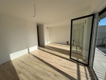 Prenajmem nový luxusný 2.izbový byt na Cisárkach Sereď - 5