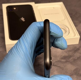 Apple iPhone 11 64 GB Black / nová batéria - 5