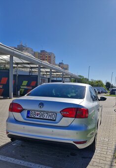 Volkswagen Jetta 1.6 TDI Comfortline (11/2012) - 5