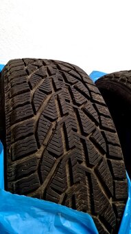 Predám zimné pneumatiky Kormoran 235/60 R18 107V - 5