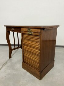 Písací stolík s roletou - 5
