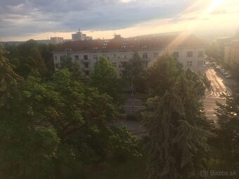 Garzónka s balkónom Komenského - 5