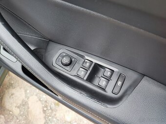 Passat B8 r tapacire dverí Ambient osvetlenie - 5