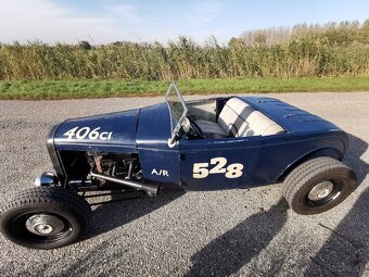 1932 Ford Roadster Hot Rod - 5