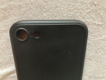 Ochranné púzdro čierne na iPhone SE 2020 - 5