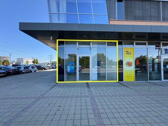 Prenájom prízemného obchodného priestoru 69 m² vo frekventov - 5