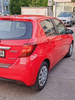 Toyota Yaris HYBRID Automat - 5