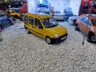 model auta Renault Kangoo 1.4 RT Otto mobile 1:18 - 5