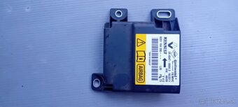 Riadiaca jednotka airbagu 9647794180,8201164280 - 5