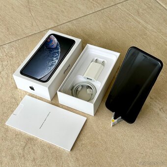 iPhone XR 128GB Black - 5