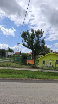 100m2 v centre obce Budmerice, oplotený pozemok - 5