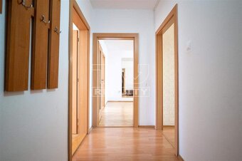 REZERVOVANÝ 4 izbový byt s balkónom v Púchove - 5