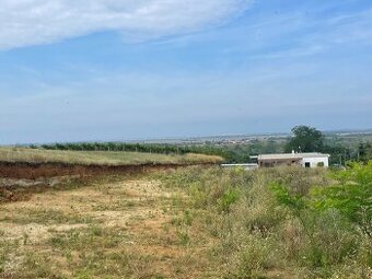 Pozemok na tichom mieste vedľa vinohradu - 5