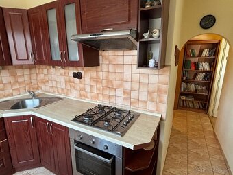 Predám 2-izbový byt v Brezne - 5