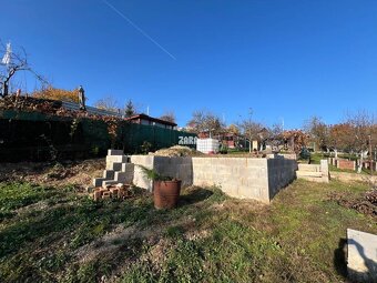 Juh - Alejova, záhrada na odstúpenie. Rekreačné využitie.Vým - 5