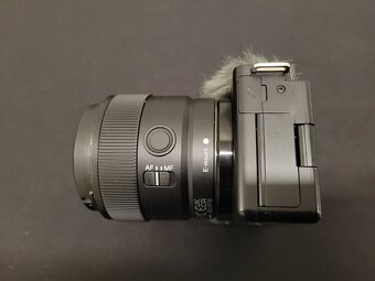 Sony ZV-e10 + E 11mm f1.8 - 5