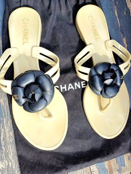 Predám Chanel originál flats camelia sandále šľapky 39 - 5