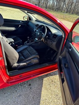 Volkswagen Golf - 5