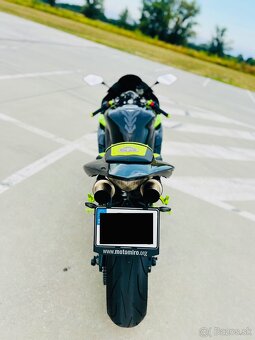 Yamaha R1 - 5