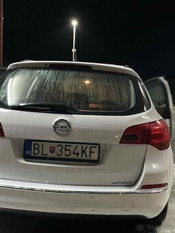 Predám Opel Astra J 1.6 81 kw r.v 2015 - 5