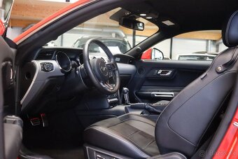 Sportovní kupé Ford Mustang GT - 5