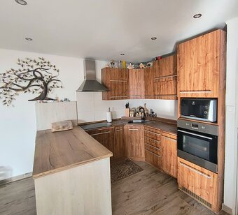 Dom s bazénom v centre - 5