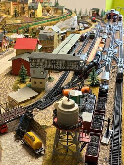 Vláčiky TT - dráha, mesto, budovy, stromy, príslušenstvo - 5