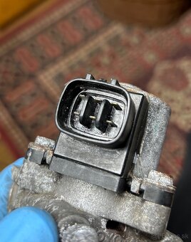 EGR ventil Toyota Rav4 - 5