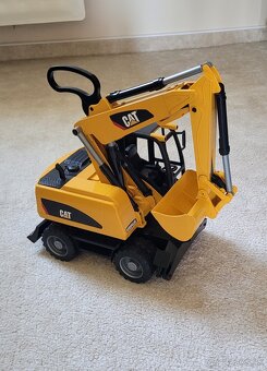 Kolesovy bager Bruder CAT Caterpillar - 5
