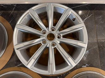 original Vw Passat B8 r17 5x112 London 3G0601025D - 5