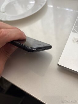 PREDAM IPHONE SE 2020 64GB - 5
