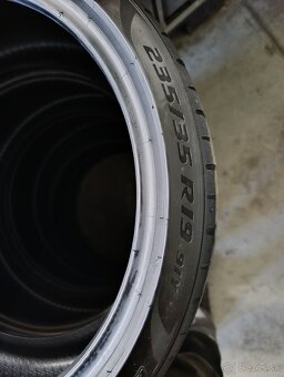 Pirelli Pzero 235/35 R19 - 5