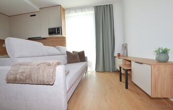 REZERVOVANÝ | 3 izbový byt, strešný s terasou - 5